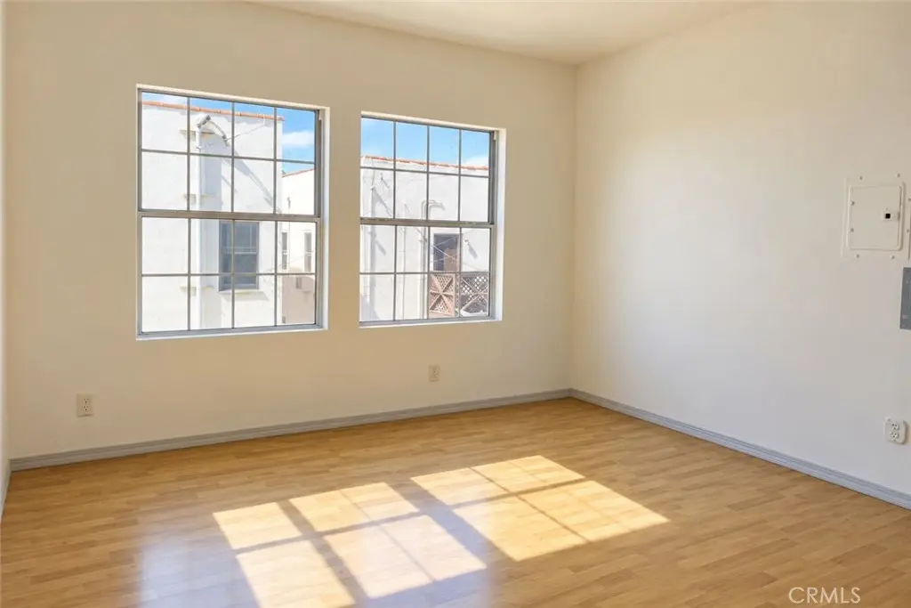 122 1/4 S Westmoreland Ave, Los Angeles, CA — listing photo 1