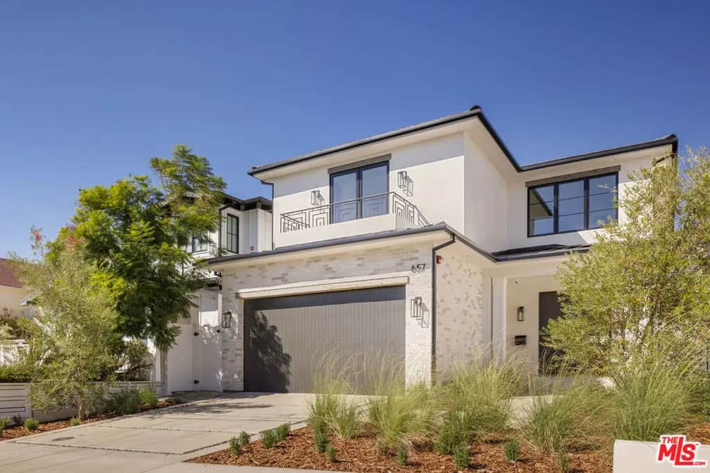 657 27th Street, Manhattan Beach, CA — listing photo 1