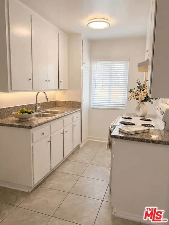 7533 Vineland Avenue 5, Sun Valley, CA — listing photo 1