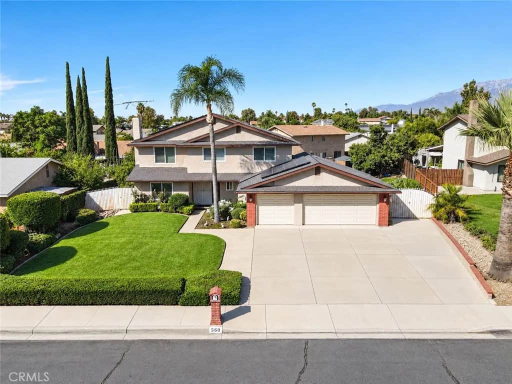 560 N Driftwood, Rialto, CA — listing photo 1
