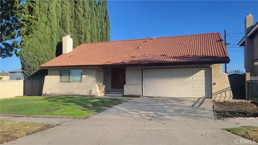 2795 W Tola, Anaheim, CA — listing photo 1