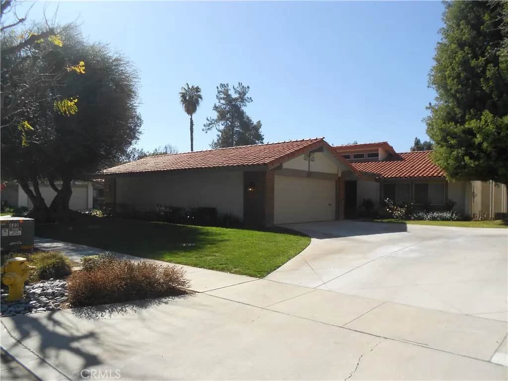 622 Via Zapata, Riverside, CA — listing photo 1