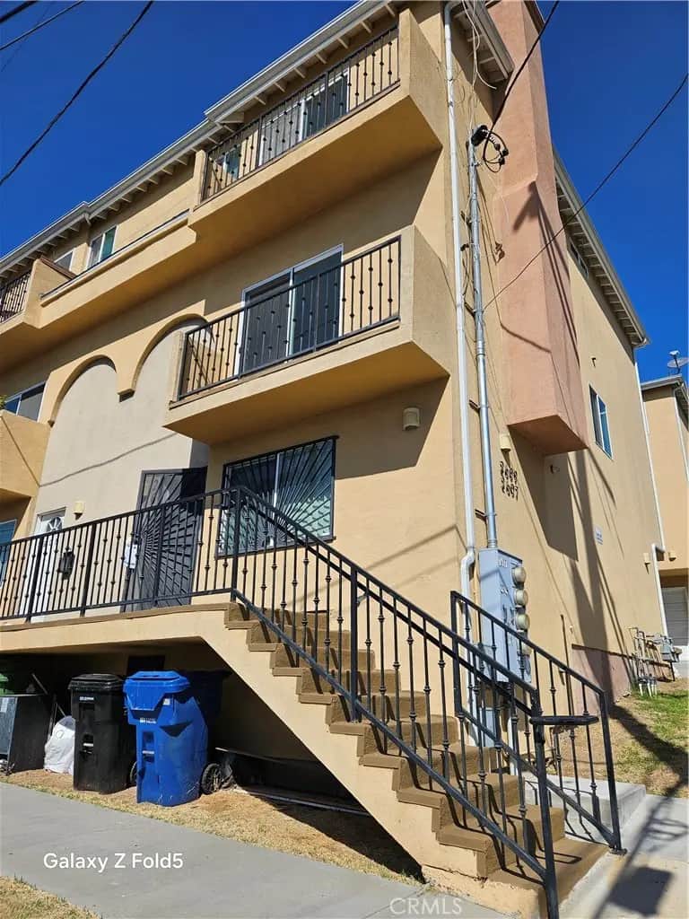 2607 W Cimarron Boulevard, Los Angeles, CA — listing photo 1