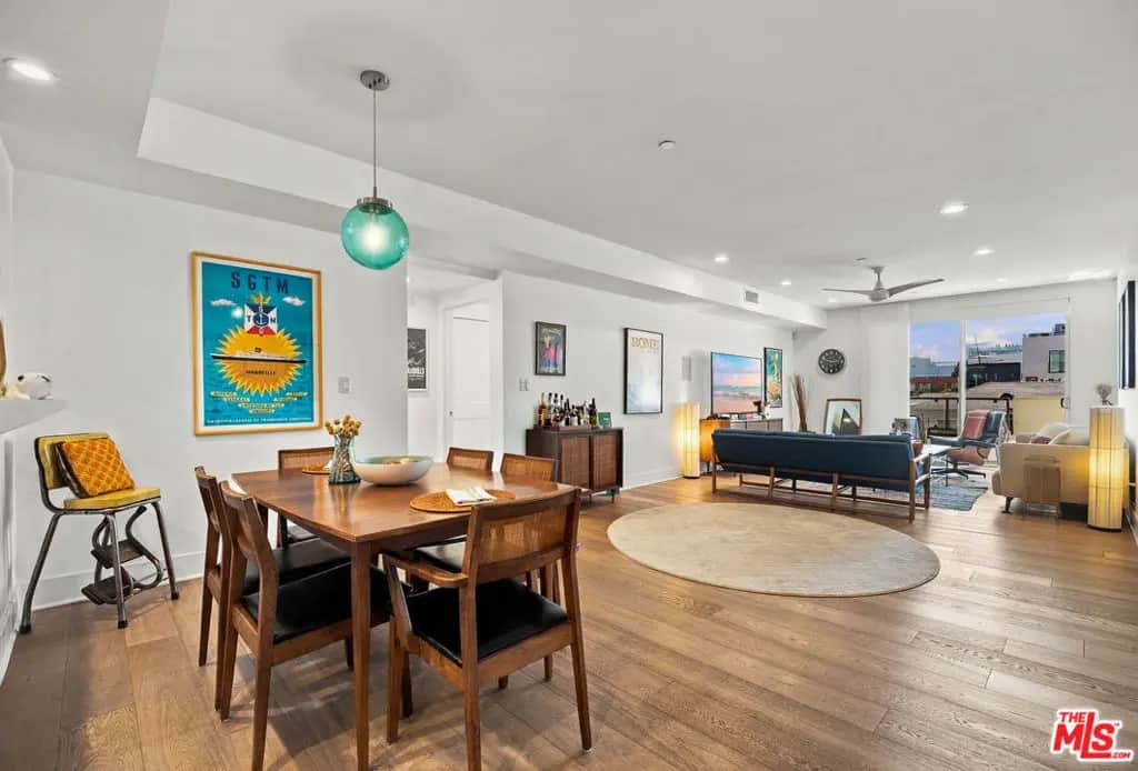 118 N Kings Road 301, Los Angeles, CA — listing photo 1