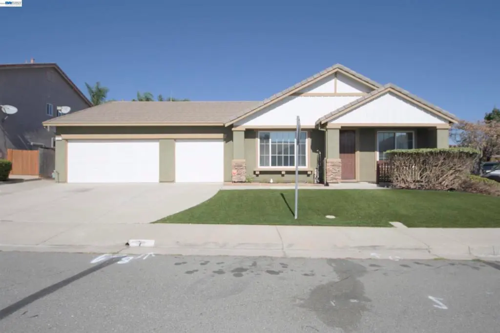 7 DIAMONDWOOD CT, Pittsburg, CA — listing photo 1