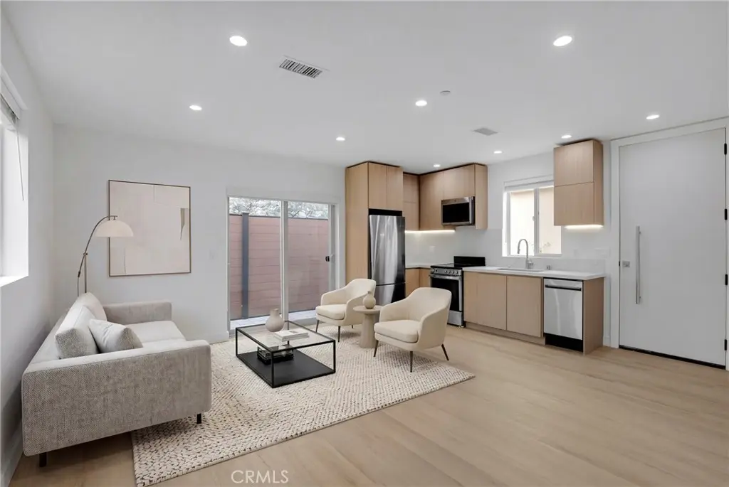5224 Strohm Avenue, North Hollywood, CA — listing photo 1