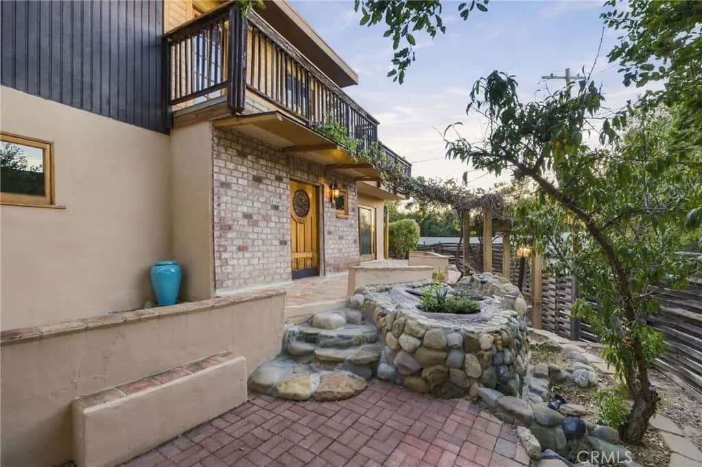 4164 Prasa Road, Woodland Hills, CA — listing photo 1