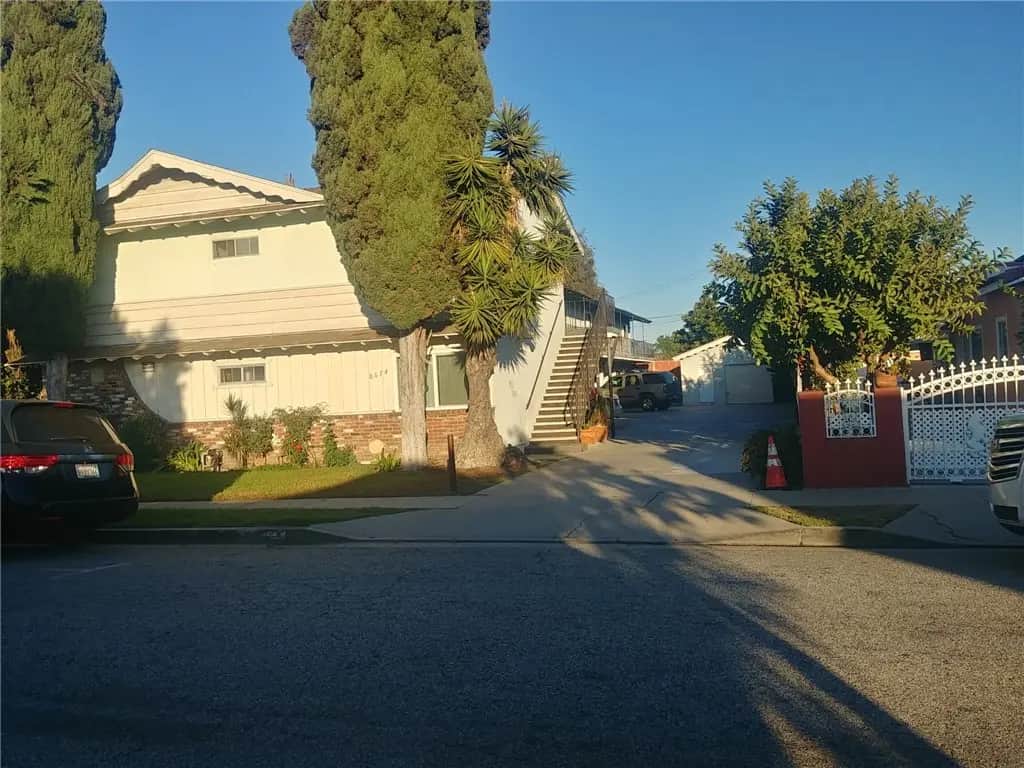8674 San Gabriel, South Gate, CA — listing photo 1