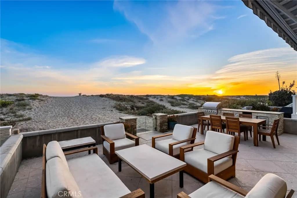 7304 W Oceanfront, Newport Beach, CA — listing photo 1