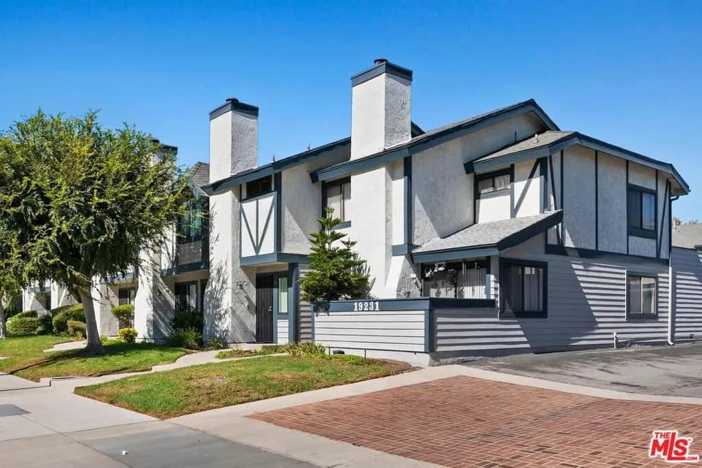 19221 Sherman Way 19, Reseda, CA — listing photo 1