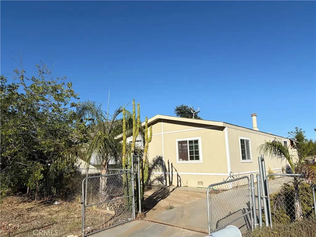 25148 Avenida Valencia, Homeland, CA — listing photo 1