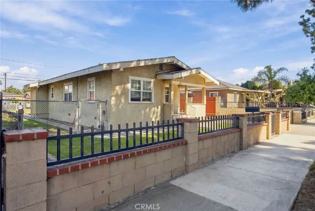 1019 W Pine Street, Santa Ana, CA — listing photo 1