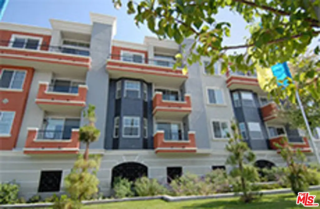 15357 Magnolia Boulevard 114, Sherman Oaks, CA — listing photo 1