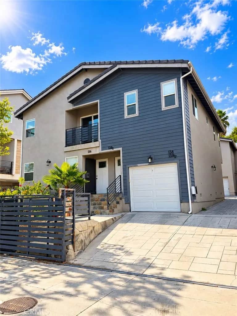 136 N Carondelet, Los Angeles, CA — listing photo 1