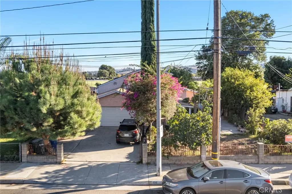 698 W Phillips, Pomona, CA — listing photo 1