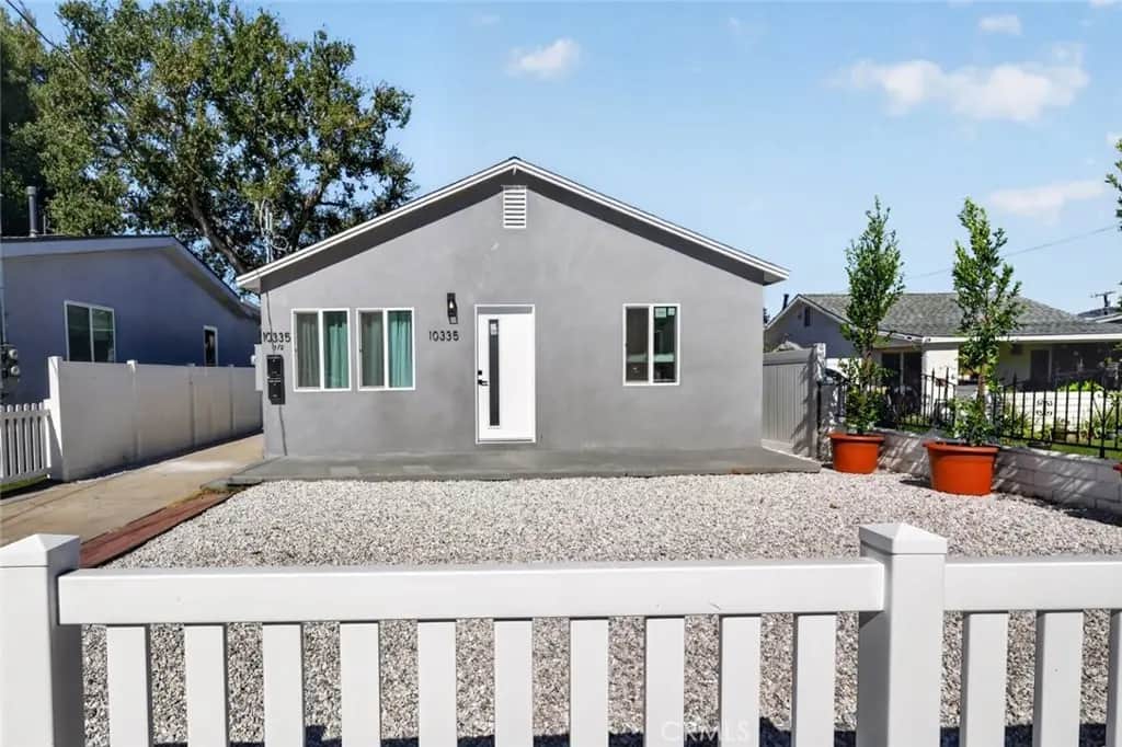 10335 Scoville Avenue, Sunland, CA — listing photo 1