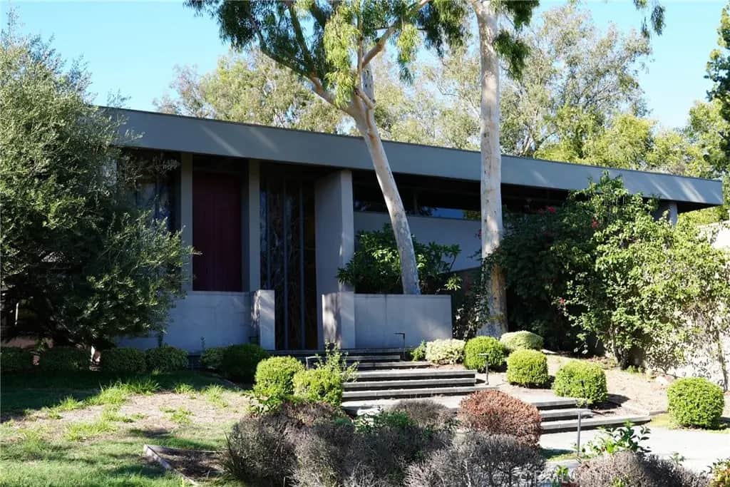 1665 Euston, San Marino, CA — listing photo 1