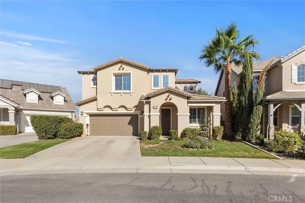 6119 Pilar Way, Bakersfield, CA — listing photo 1
