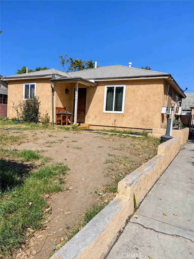 8536 Cayuga Avenue, Sun Valley, CA — listing photo 1