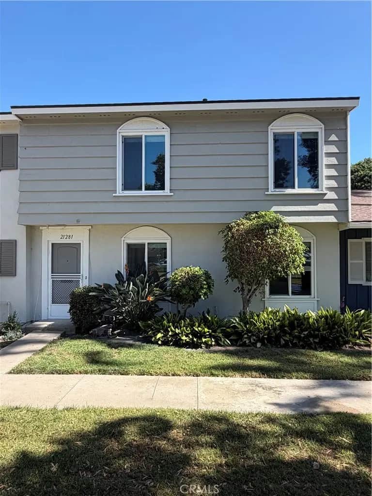 21281 Freeport Lane, Huntington Beach, CA — listing photo 1