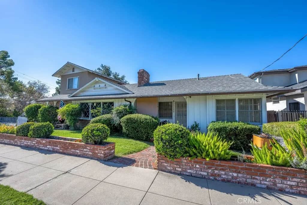 2404 Montrose Avenue, Montrose, CA — listing photo 1