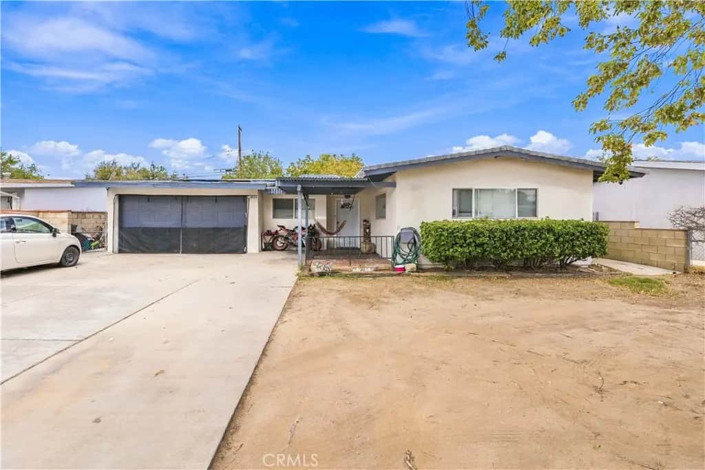 1021 W Avenue J13, Lancaster, CA — listing photo 1