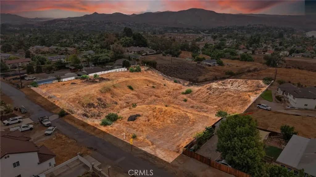 3255 Howe Street, Corona, CA — listing photo 1