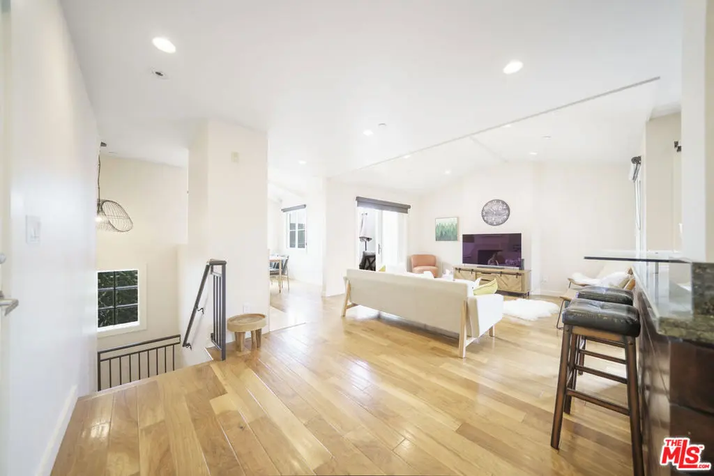 642 Hermosa Avenue, Hermosa Beach, CA — listing photo 1