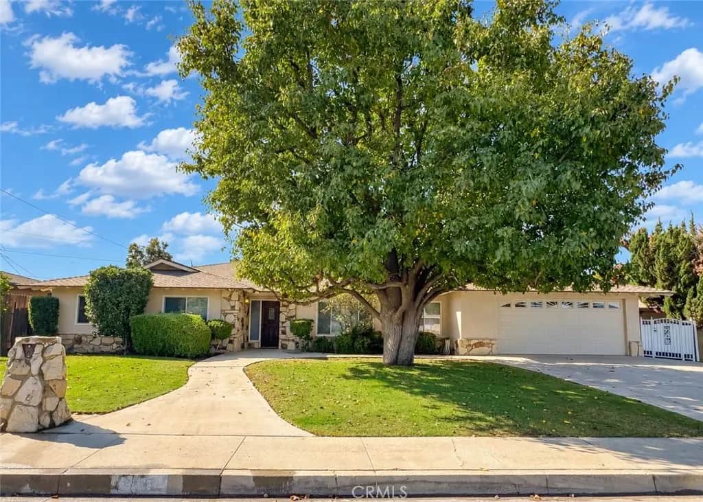 3709 Christmas Tree Lane, Bakersfield, CA — listing photo 1