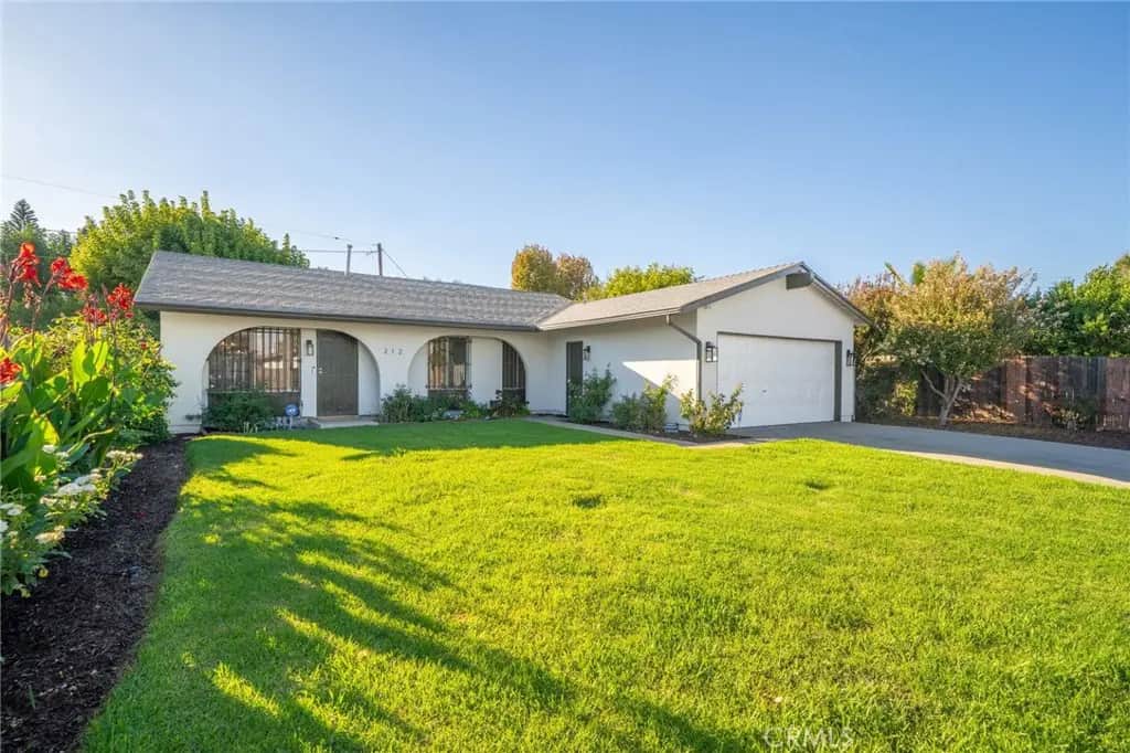 212 N Acacia Avenue, Rialto, CA — listing photo 1