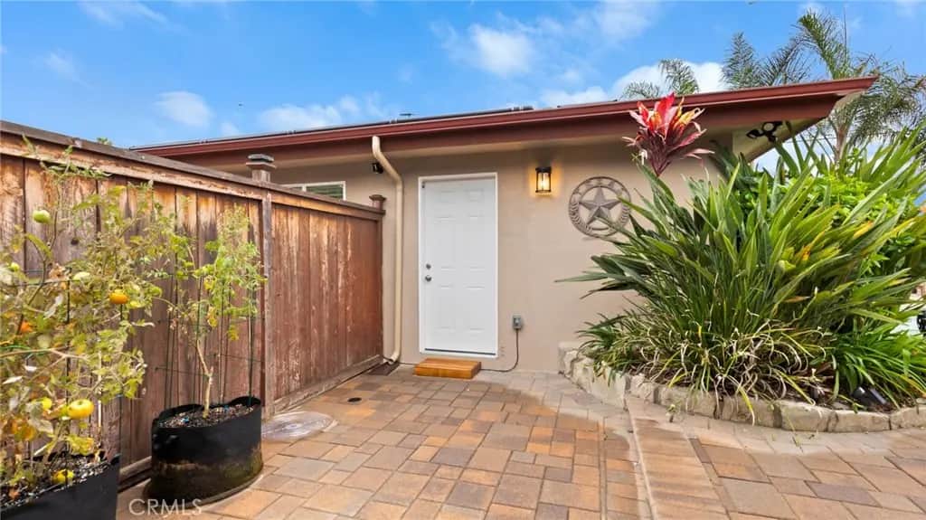 330 Teasdale B, Claremont, CA — listing photo 1