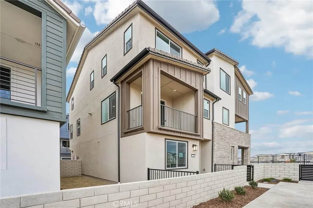 27386 Harrier Ct. 1, Valencia, CA — listing photo 1