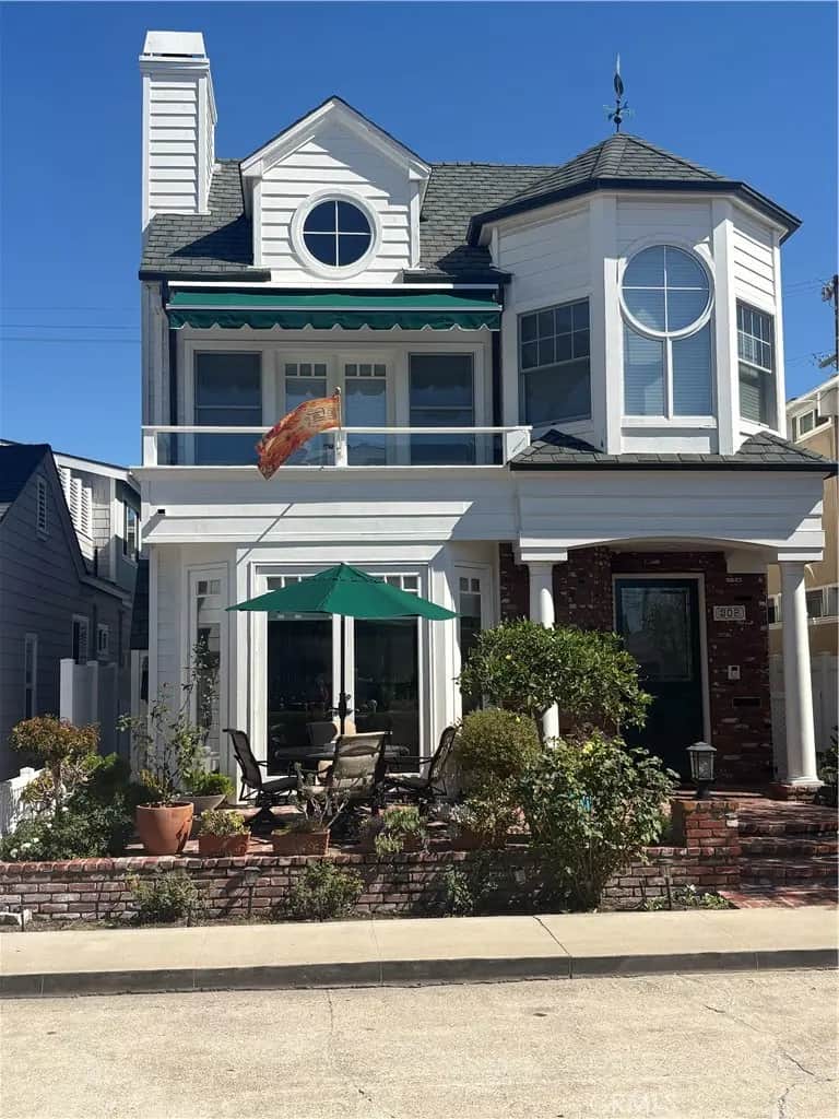 302 Ruby Avenue, Newport Beach, CA — listing photo 1