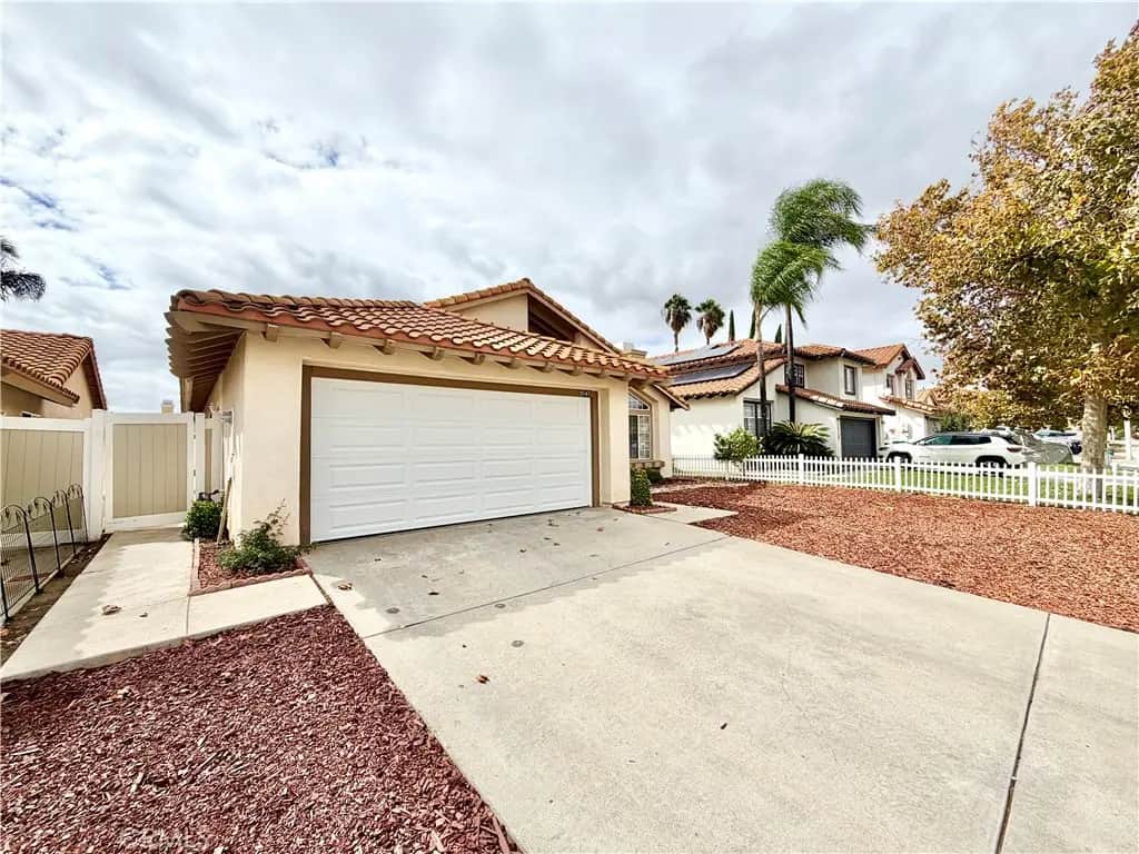 25167 Parkcrest Drive, Murrieta, CA — listing photo 1