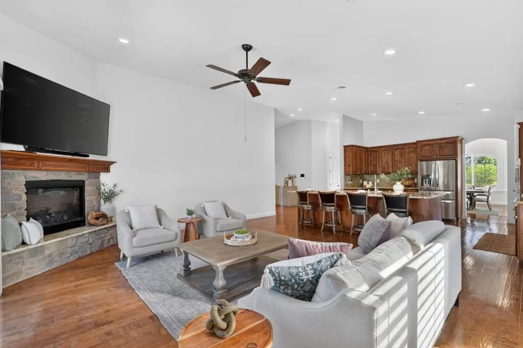 20 Tyler Court, Hollister, CA — listing photo 1