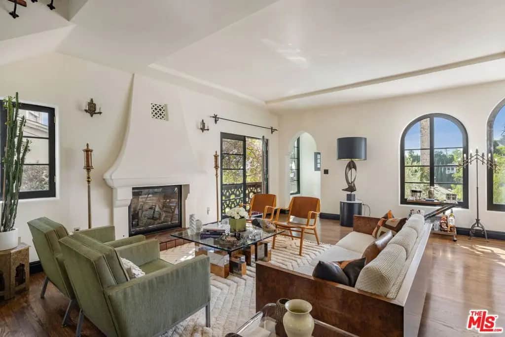3313 Descanso Drive, Los Angeles, CA — listing photo 1