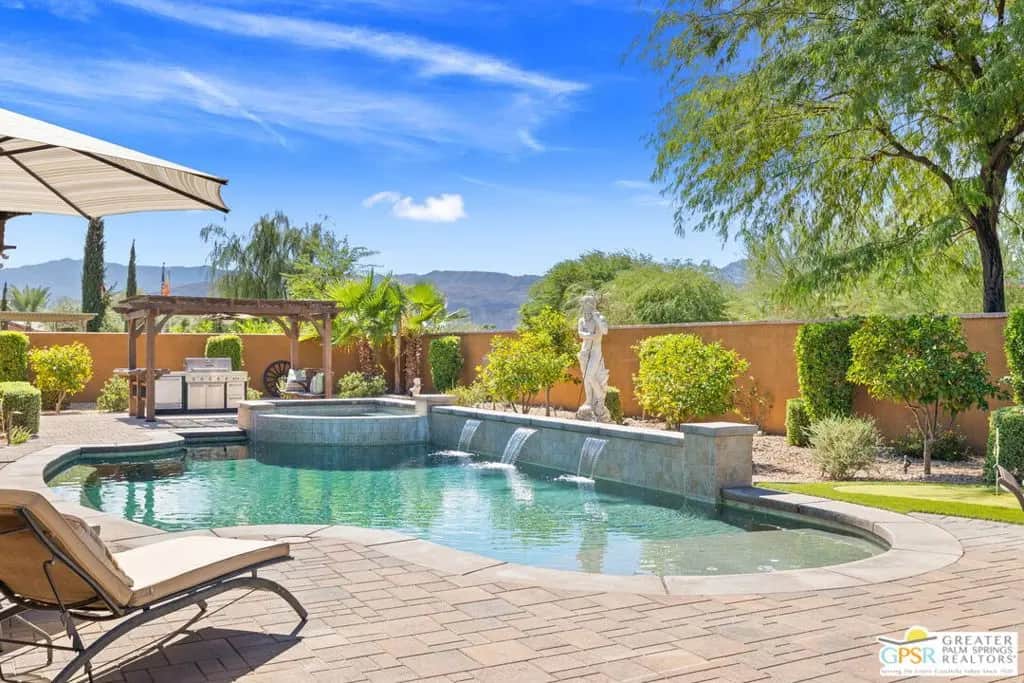 33 Alicante Circle, Rancho Mirage, CA — listing photo 1