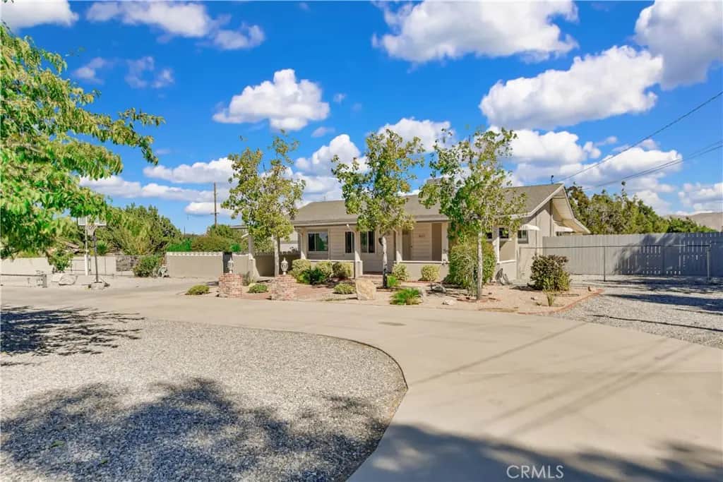 9037 5th, Hesperia, CA — listing photo 1
