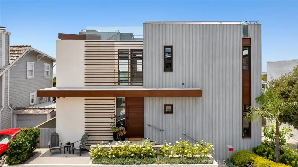 2215 Manhattan Avenue, Hermosa Beach, CA — listing photo 1