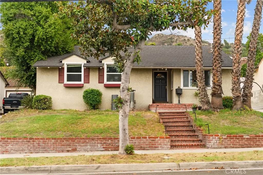 1912 N Kenneth Rd, Burbank, CA — listing photo 1