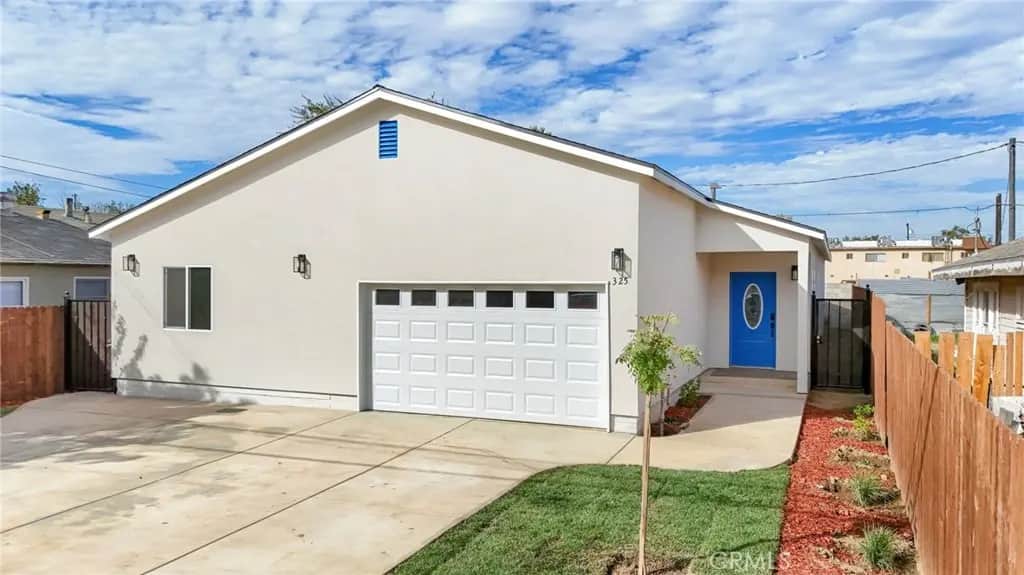 325 Holtby RD, Bakersfield, CA — listing photo 1