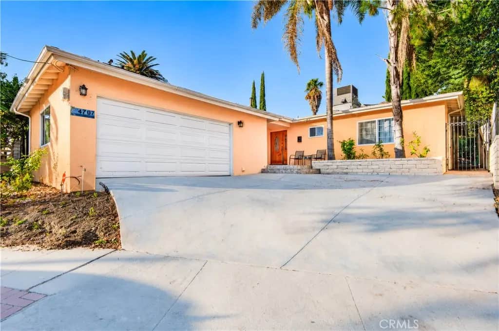 4707 Cardenas Avenue, Woodland Hills, CA — listing photo 1