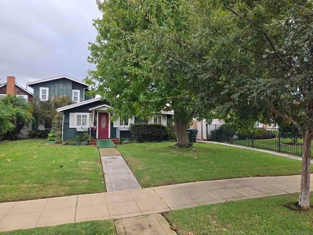 127 131 J Avenue, Coronado, CA — listing photo 1