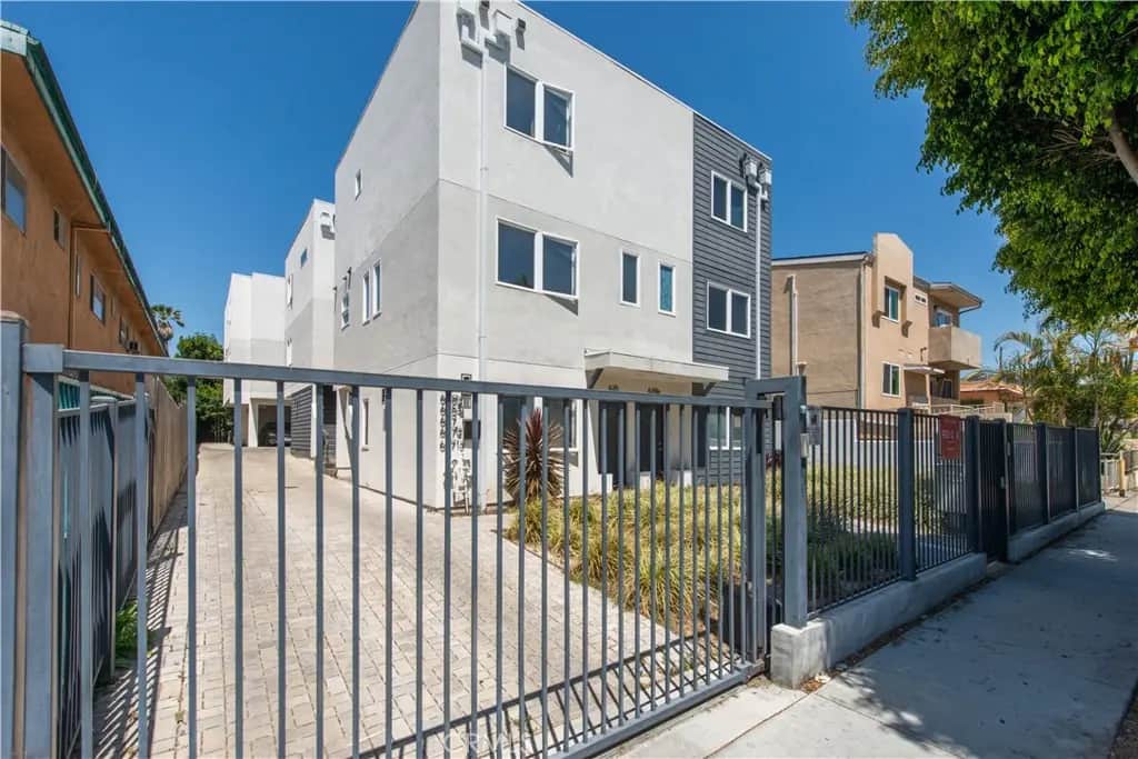 637 635 N Harvard Boulevard 637.33, Los Angeles, CA — listing photo 1