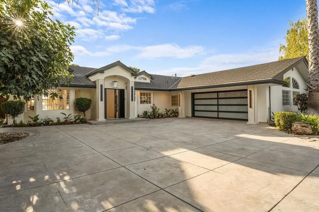 Homes With Pool in San Jose