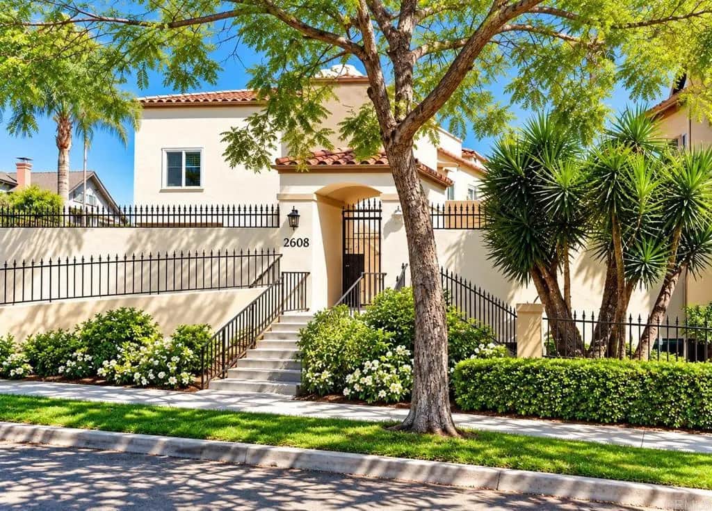2608 Broadway 4, San Diego, CA — listing photo 1
