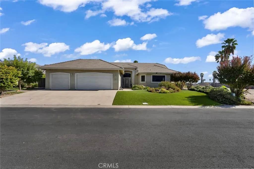 7170 Emerald, Chowchilla, CA — listing photo 1