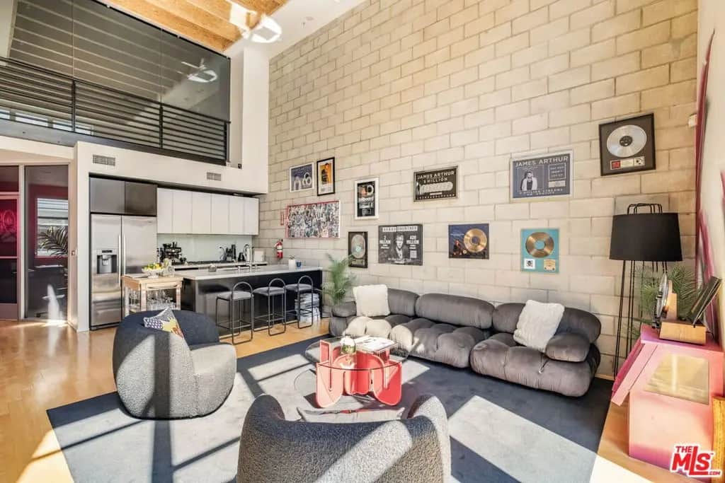 3450 Cahuenga Boulevard 604, Los Angeles, CA — listing photo 1