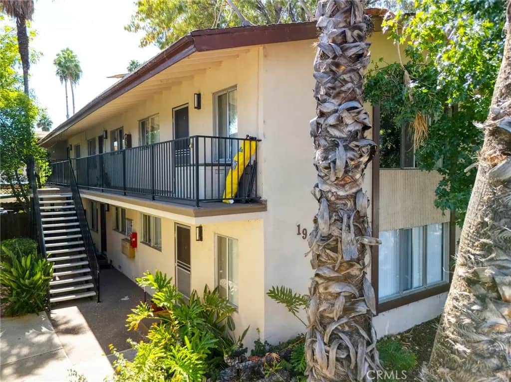 19406 Gilmore, Reseda, CA — listing photo 1