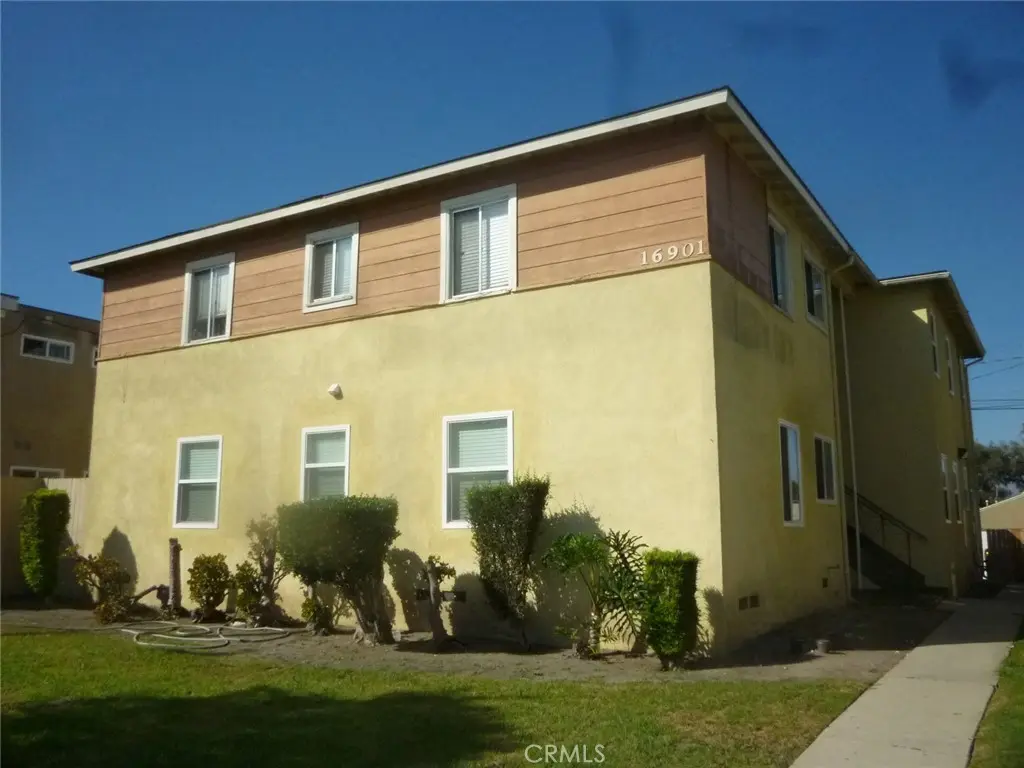 16901 Crenshaw Boulevard 7, Torrance, CA — listing photo 1